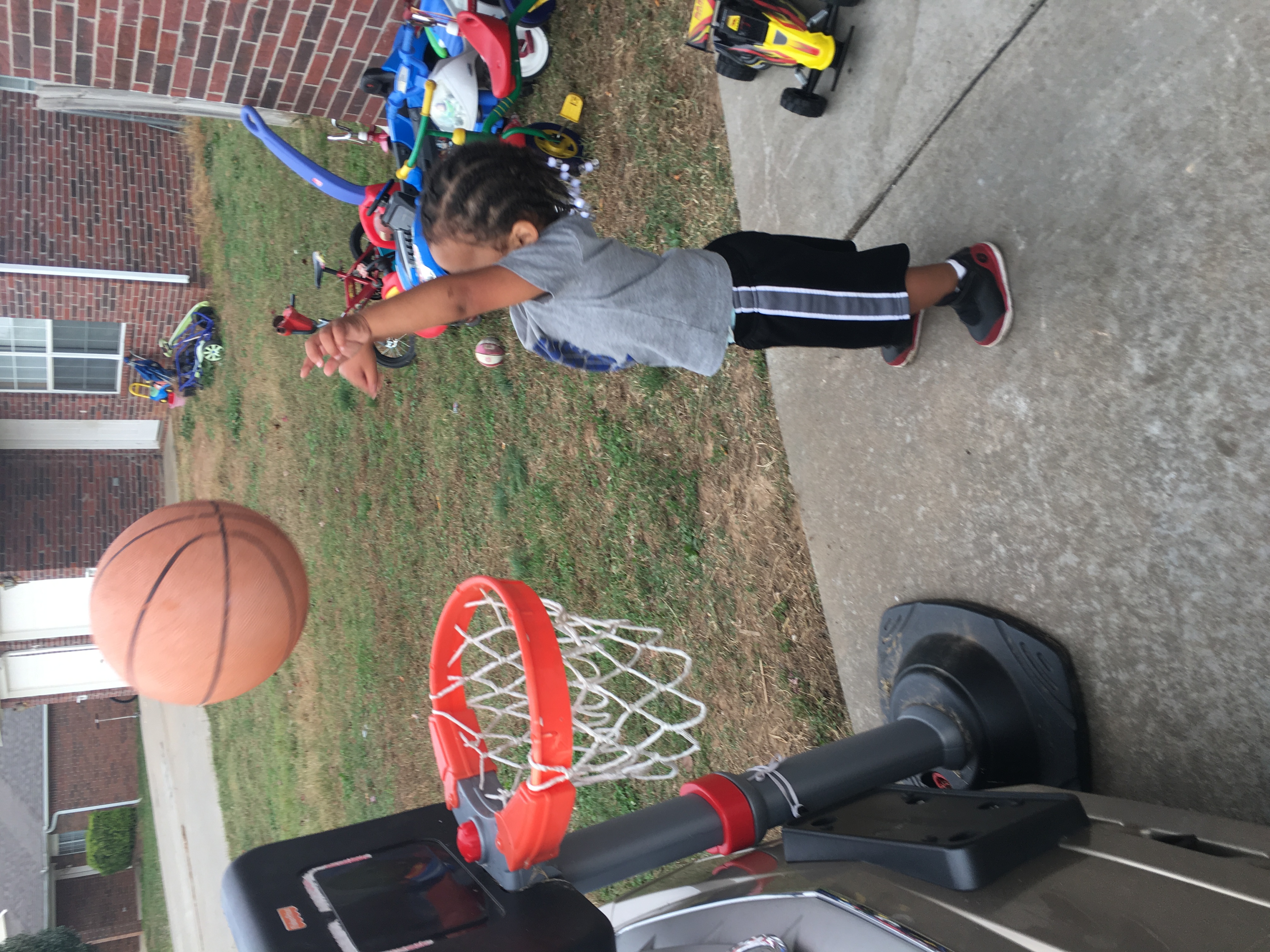Darius with basketball